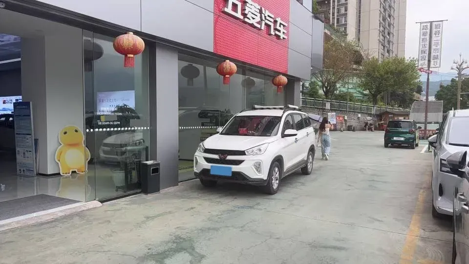 2019 WuLing HongGuang S3 1.5L 99HP L4 6MT,autocango,china used car exporter,china ev exporter,chinese used car exporter,chinese used ev exporter