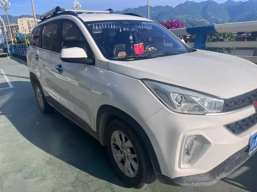 2019 WuLing HongGuang S3 1.5L 99HP L4 6MT,autocango,china used car exporter,china ev exporter,chinese used car exporter,chinese used ev exporter