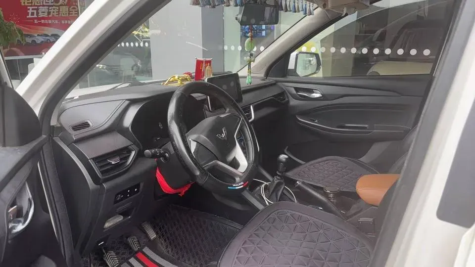 2019 WuLing HongGuang S3 1.5L 99HP L4 6MT,autocango,china used car exporter,china ev exporter,chinese used car exporter,chinese used ev exporter