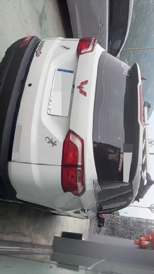 2019 WuLing HongGuang S3 1.5L 99HP L4 6MT,autocango,china used car exporter,china ev exporter,chinese used car exporter,chinese used ev exporter