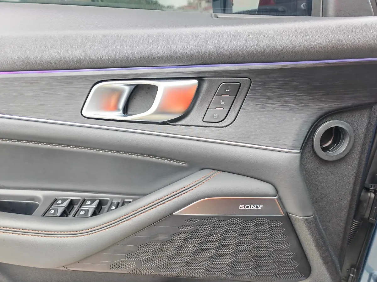 2021 ChangAn UNI-K 2.0T 233HP L4 8AT,autocango,china used car exporter,china ev exporter,chinese used car exporter,chinese used ev exporter