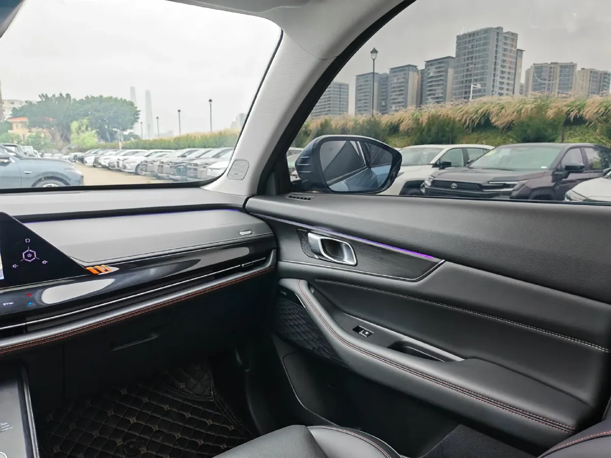 2021 ChangAn UNI-K 2.0T 233HP L4 8AT,autocango,china used car exporter,china ev exporter,chinese used car exporter,chinese used ev exporter