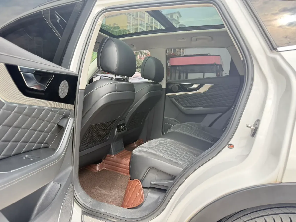 2019 HongQi HS5 2.0T 224HP L4 6AT,autocango,china used car exporter,china ev exporter,chinese used car exporter,chinese used ev exporter