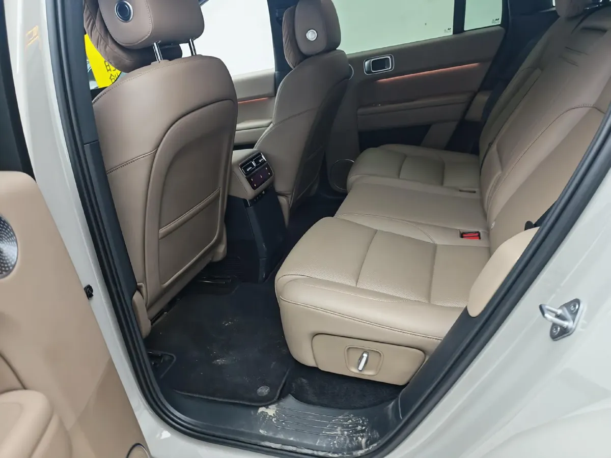 2025 Li L6 Range Extended 154HP L4 REEV,autocango,china used car exporter,china ev exporter,chinese used car exporter,chinese used ev exporter