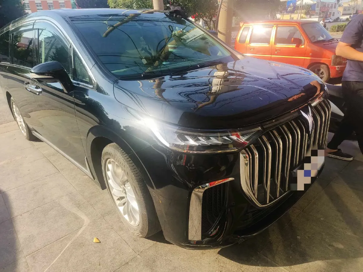 2024 Voyah Dream 1.5T 150HP L4 PHEV 43KWH,autocango,china used car exporter,china ev exporter,chinese used car exporter,chinese used ev exporter