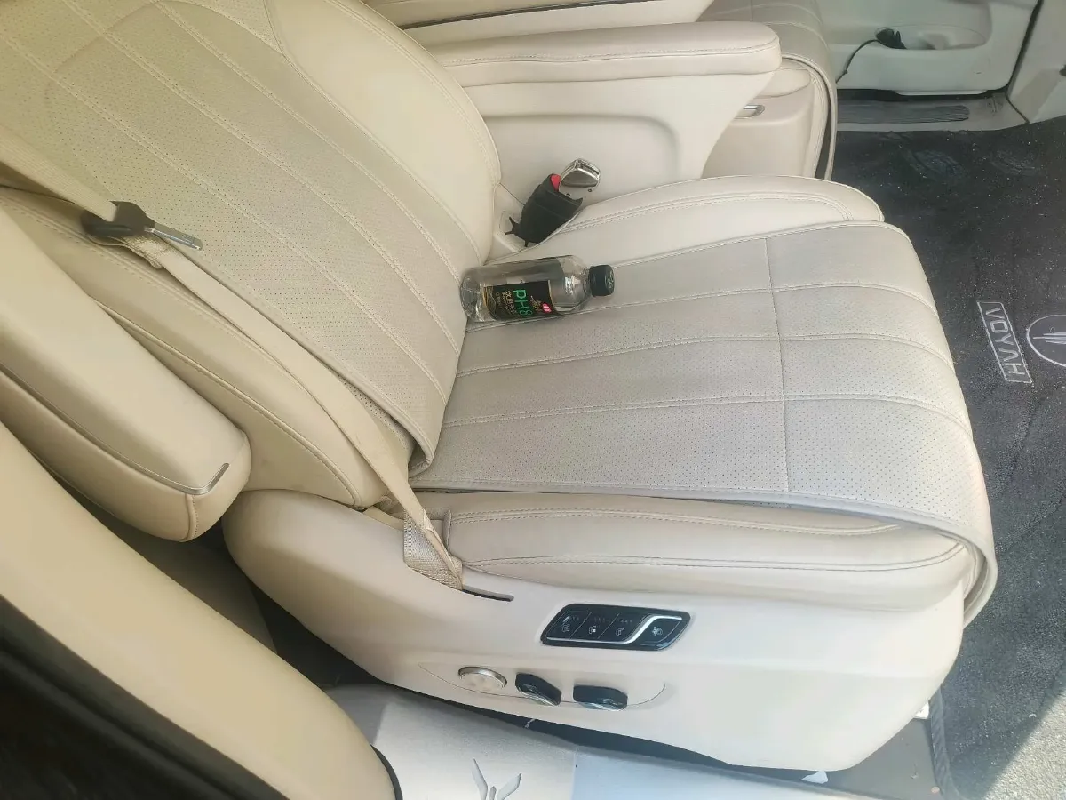 2024 Voyah Dream 1.5T 150HP L4 PHEV 43KWH,autocango,china used car exporter,china ev exporter,chinese used car exporter,chinese used ev exporter