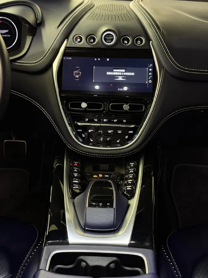 2021 Aston Martin DBX 4.0T 550HP V8 9AT,autocango,china used car exporter,china ev exporter,chinese used car exporter,chinese used ev exporter
