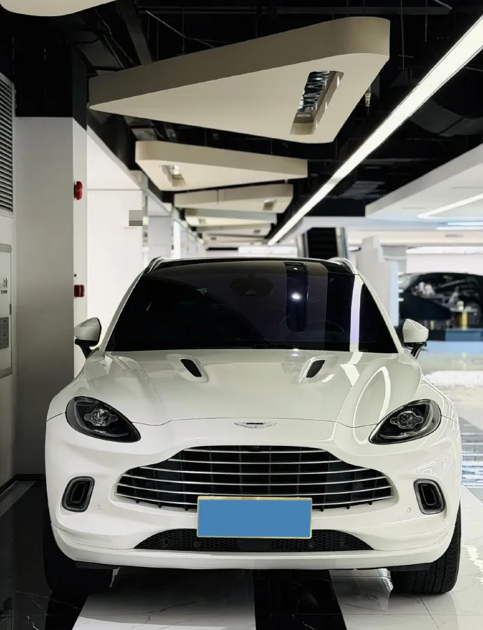 2021 Aston Martin DBX 4.0T 550HP V8 9AT,autocango,china used car exporter,china ev exporter,chinese used car exporter,chinese used ev exporter