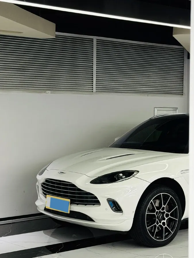 2021 Aston Martin DBX 4.0T 550HP V8 9AT,autocango,china used car exporter,china ev exporter,chinese used car exporter,chinese used ev exporter