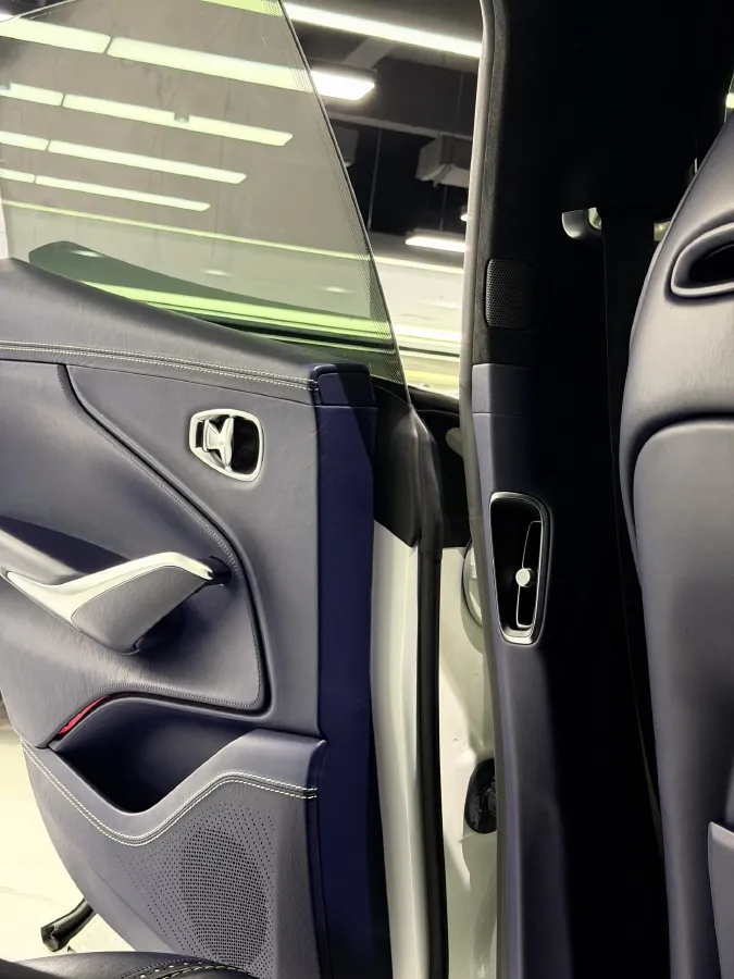 2021 Aston Martin DBX 4.0T 550HP V8 9AT,autocango,china used car exporter,china ev exporter,chinese used car exporter,chinese used ev exporter