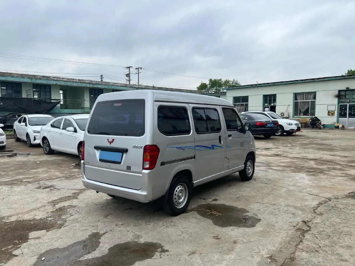 2015 WuLing ZhiGuang 1.2L 82HP L4 5MT,autocango,china used car exporter,china ev exporter,chinese used car exporter,chinese used ev exporter