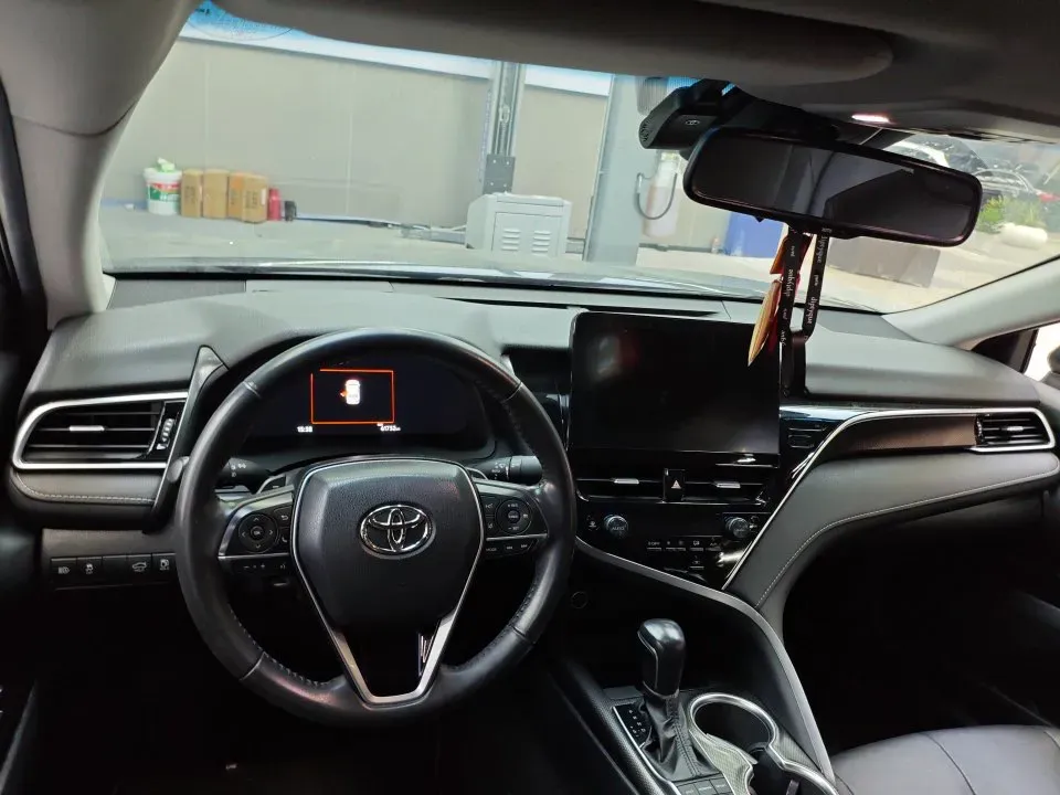 2021 Toyota Camry 2.5L 209HP L4 8AT,autocango,china used car exporter,china ev exporter,chinese used car exporter,chinese used ev exporter