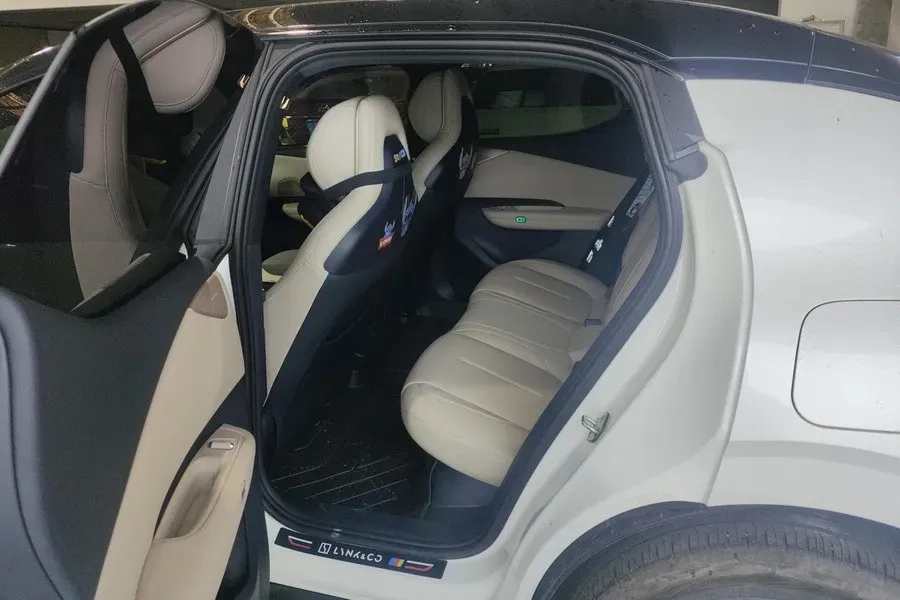 2025 Dongfeng Z9 2.0T 258HP L4 8AT,autocango,china used car exporter,china ev exporter,chinese used car exporter,chinese used ev exporter
