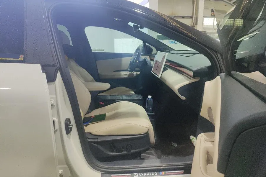 2025 Dongfeng Z9 2.0T 258HP L4 8AT,autocango,china used car exporter,china ev exporter,chinese used car exporter,chinese used ev exporter