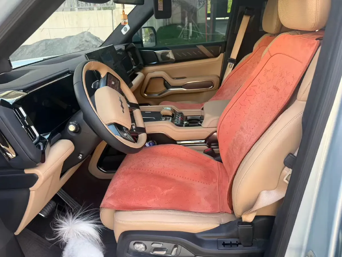 2025 FangChengBao Bao 8 2.0T 245HP L4 E-CVT PHEV 36.8KWH,autocango,china used car exporter,china ev exporter,chinese used car exporter,chinese used ev exporter