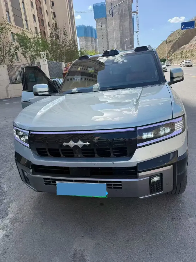 2025 FangChengBao Bao 8 2.0T 245HP L4 E-CVT PHEV 36.8KWH,autocango,china used car exporter,china ev exporter,chinese used car exporter,chinese used ev exporter