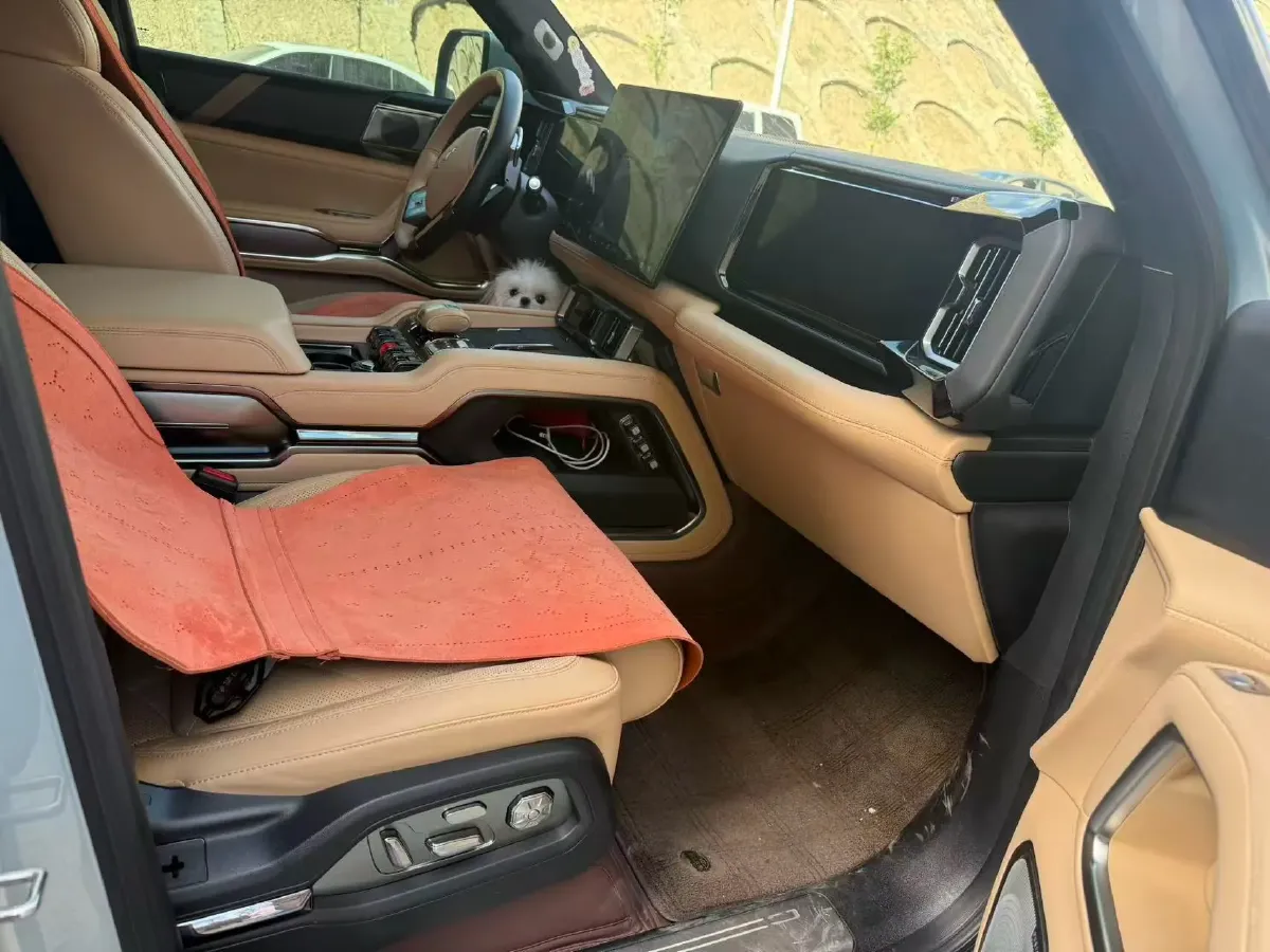 2025 FangChengBao Bao 8 2.0T 245HP L4 E-CVT PHEV 36.8KWH,autocango,china used car exporter,china ev exporter,chinese used car exporter,chinese used ev exporter