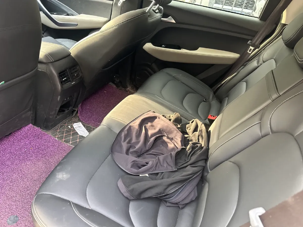 2018 BaoJun 530 1.5T 150HP L4 6MT,autocango,china used car exporter,china ev exporter,chinese used car exporter,chinese used ev exporter