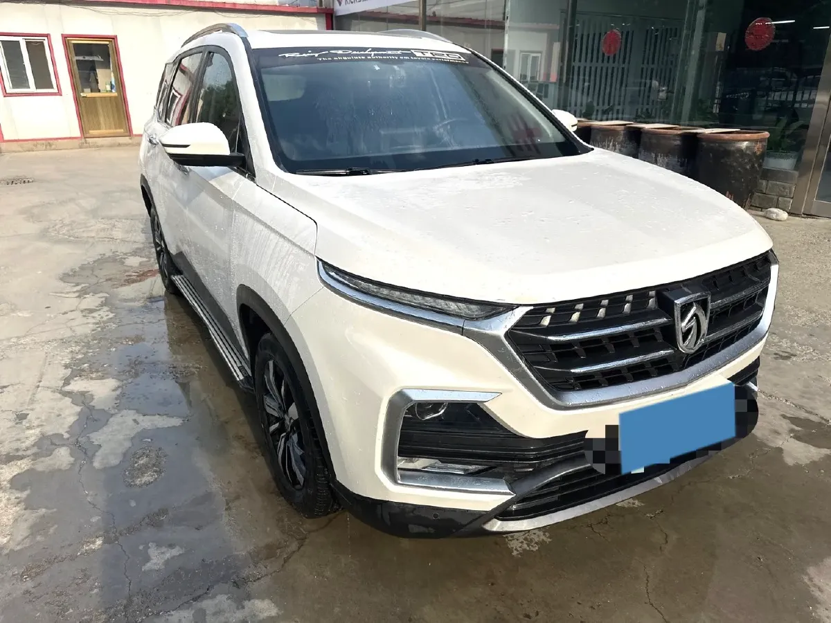 2018 BaoJun 530 1.5T 150HP L4 6MT,autocango,china used car exporter,china ev exporter,chinese used car exporter,chinese used ev exporter