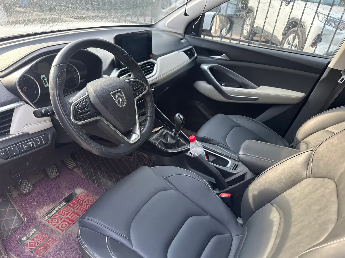 2018 BaoJun 530 1.5T 150HP L4 6MT,autocango,china used car exporter,china ev exporter,chinese used car exporter,chinese used ev exporter