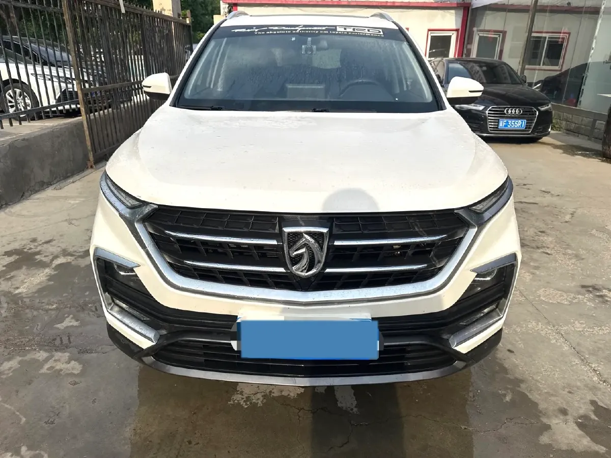 2018 BaoJun 530 1.5T 150HP L4 6MT,autocango,china used car exporter,china ev exporter,chinese used car exporter,chinese used ev exporter