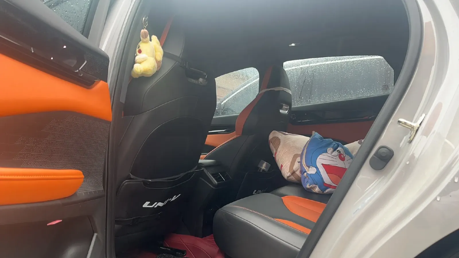 2023 ChangAn UNI-V 1.5T 188HP L4 7DCT,autocango,china used car exporter,china ev exporter,chinese used car exporter,chinese used ev exporter