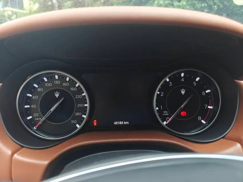 2021 Maserati Ghibli 2.0T 330HP L4 8AT,autocango,china used car exporter,china ev exporter,chinese used car exporter,chinese used ev exporter