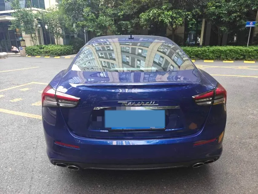 2021 Maserati Ghibli 2.0T 330HP L4 8AT,autocango,china used car exporter,china ev exporter,chinese used car exporter,chinese used ev exporter