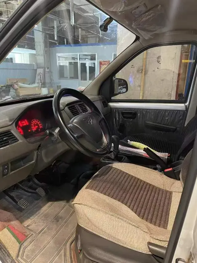2022 WuLing RongGuang S 1.2L 76HP L4 5MT,autocango,china used car exporter,china ev exporter,chinese used car exporter,chinese used ev exporter