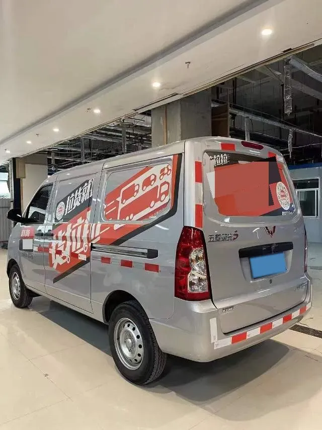 2022 WuLing RongGuang S 1.2L 76HP L4 5MT,autocango,china used car exporter,china ev exporter,chinese used car exporter,chinese used ev exporter
