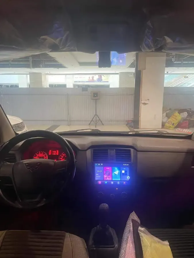 2022 WuLing RongGuang S 1.2L 76HP L4 5MT,autocango,china used car exporter,china ev exporter,chinese used car exporter,chinese used ev exporter