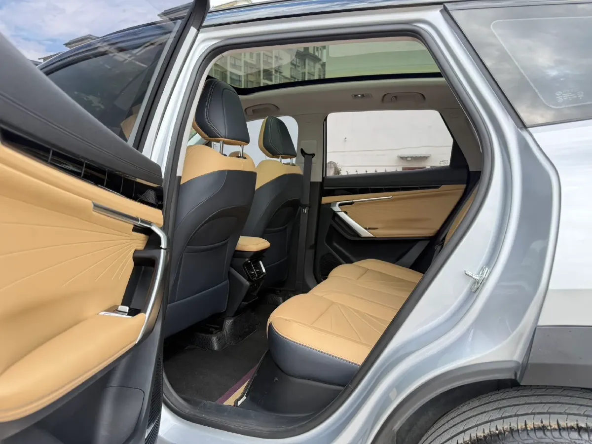2023 Geely StarRay 1.5T 181HP L4 7DCT,autocango,china used car exporter,china ev exporter,chinese used car exporter,chinese used ev exporter