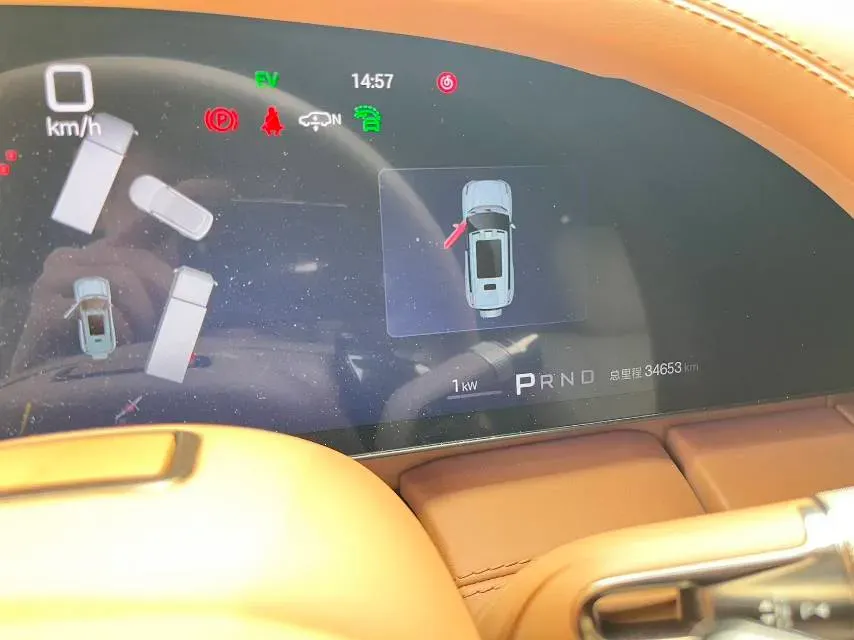 2023 YangWang U8 2.0T 272HP L4 REEV 49.05KWH,autocango,china used car exporter,china ev exporter,chinese used car exporter,chinese used ev exporter