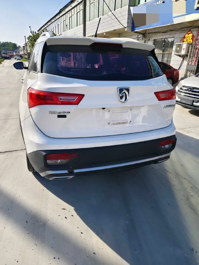 2020 BaoJun 530 1.5T 147HP L4 6MT,autocango,china used car exporter,china ev exporter,chinese used car exporter,chinese used ev exporter
