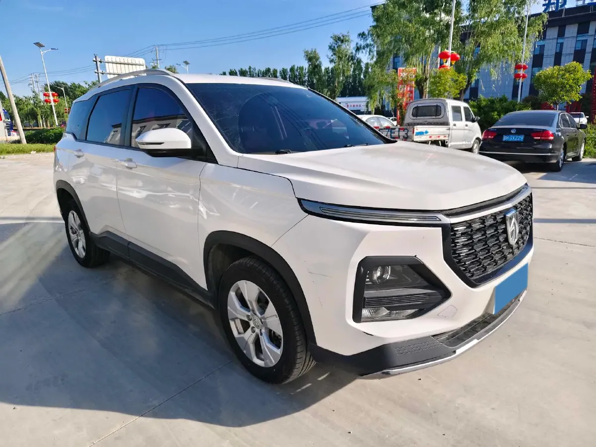 2020 BaoJun 530 1.5T 147HP L4 6MT,autocango,china used car exporter,china ev exporter,chinese used car exporter,chinese used ev exporter