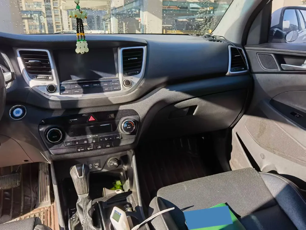 2015 Hyundai Tucson 1.6T 177HP L4 7DCT,autocango,china used car exporter,china ev exporter,chinese used car exporter,chinese used ev exporter