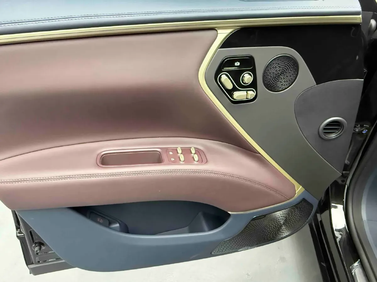 2025 Avatr 11 1.5T 156HP L4 REEV 39.05KWH,autocango,china used car exporter,china ev exporter,chinese used car exporter,chinese used ev exporter