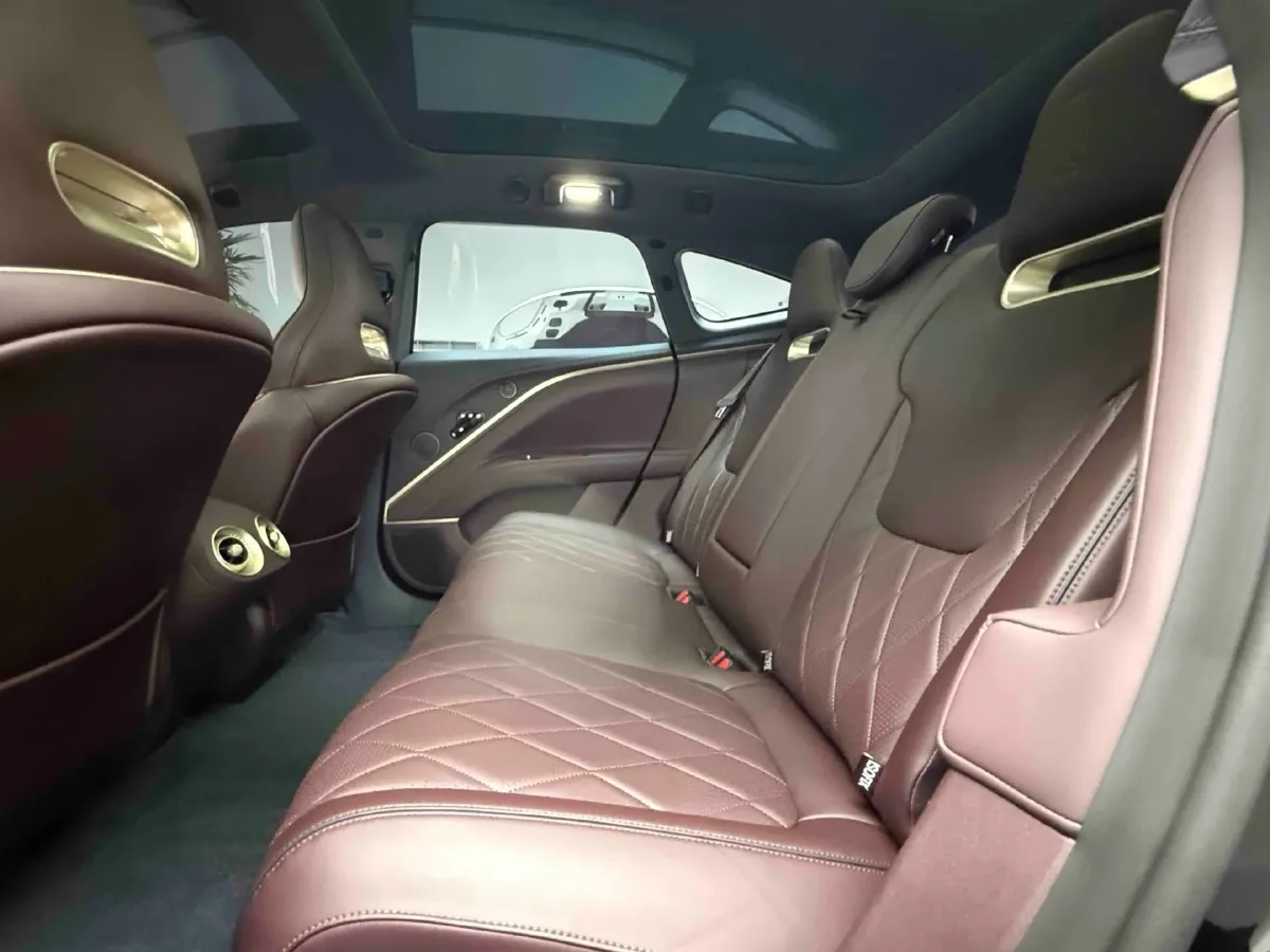 2025 Avatr 11 1.5T 156HP L4 REEV 39.05KWH,autocango,china used car exporter,china ev exporter,chinese used car exporter,chinese used ev exporter