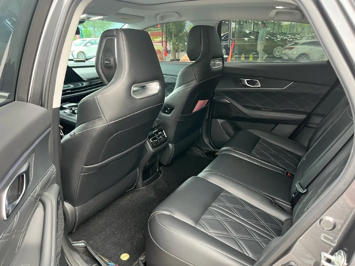 2023 ChangAn UNI-K iDD 1.5T 170HP L4 6TCT PHEV 28.39KWH,autocango,china used car exporter,china ev exporter,chinese used car exporter,chinese used ev exporter