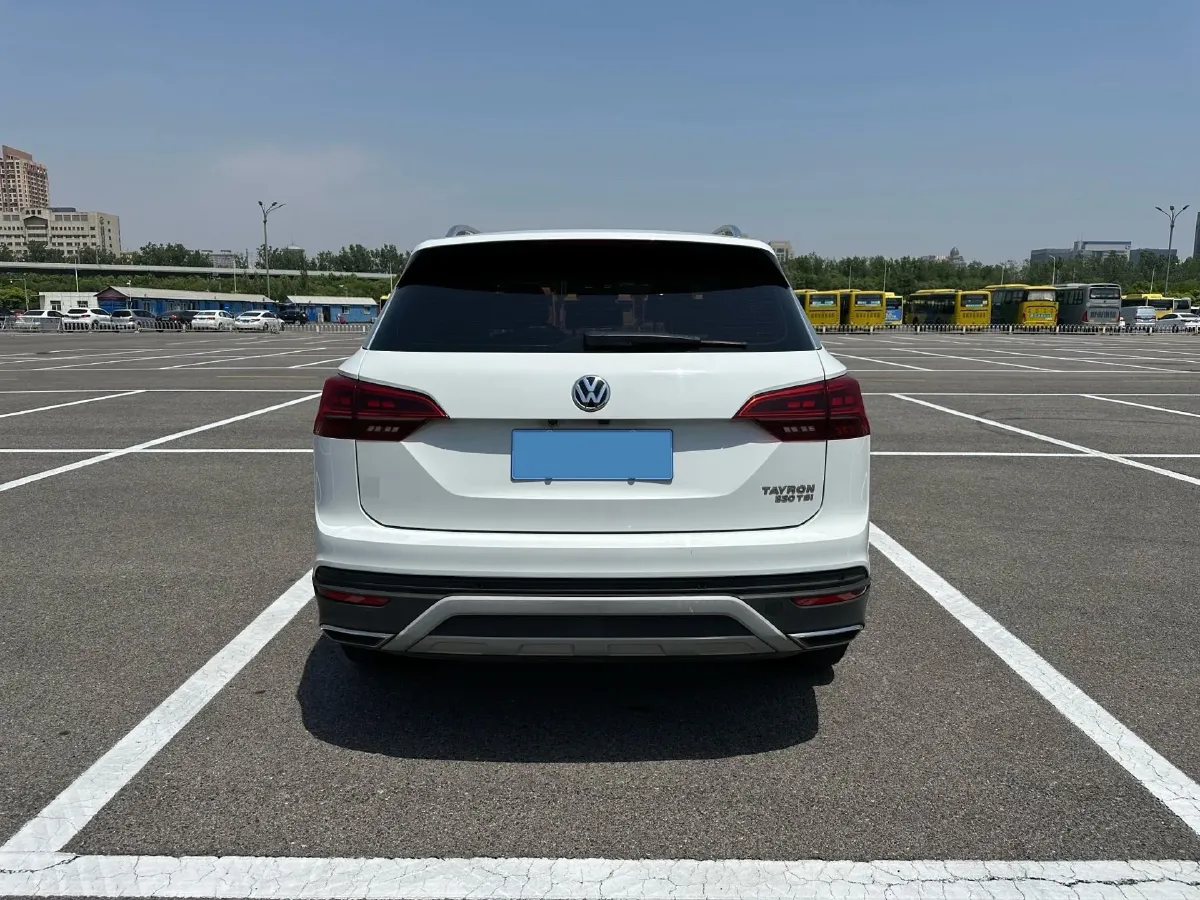 2019 Jeep Cherokee 2.0T 234HP L4 9AT,autocango,china used car exporter,china ev exporter,chinese used car exporter,chinese used ev exporter