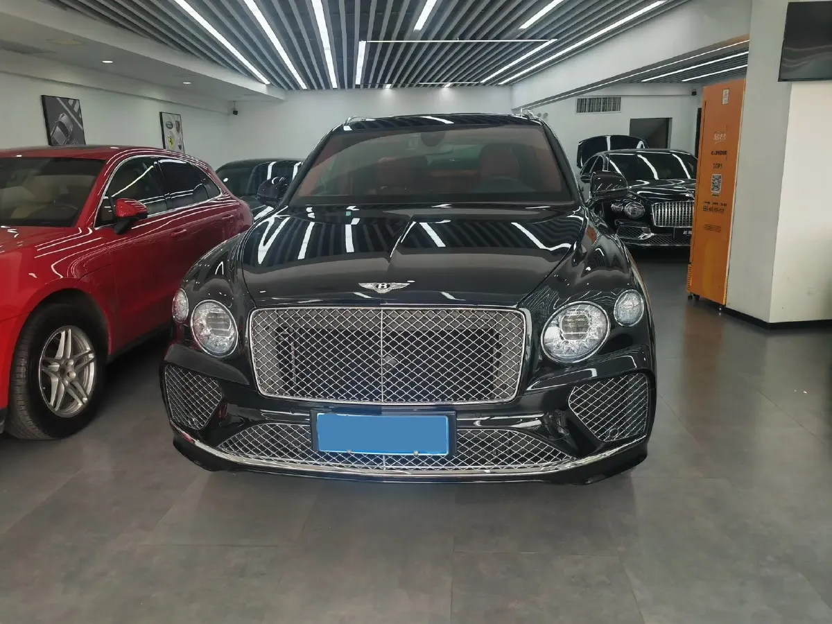 2021 Bentley Bentayga 4.0T 550HP V8 8AT,autocango,china used car exporter,china ev exporter,chinese used car exporter,chinese used ev exporter
