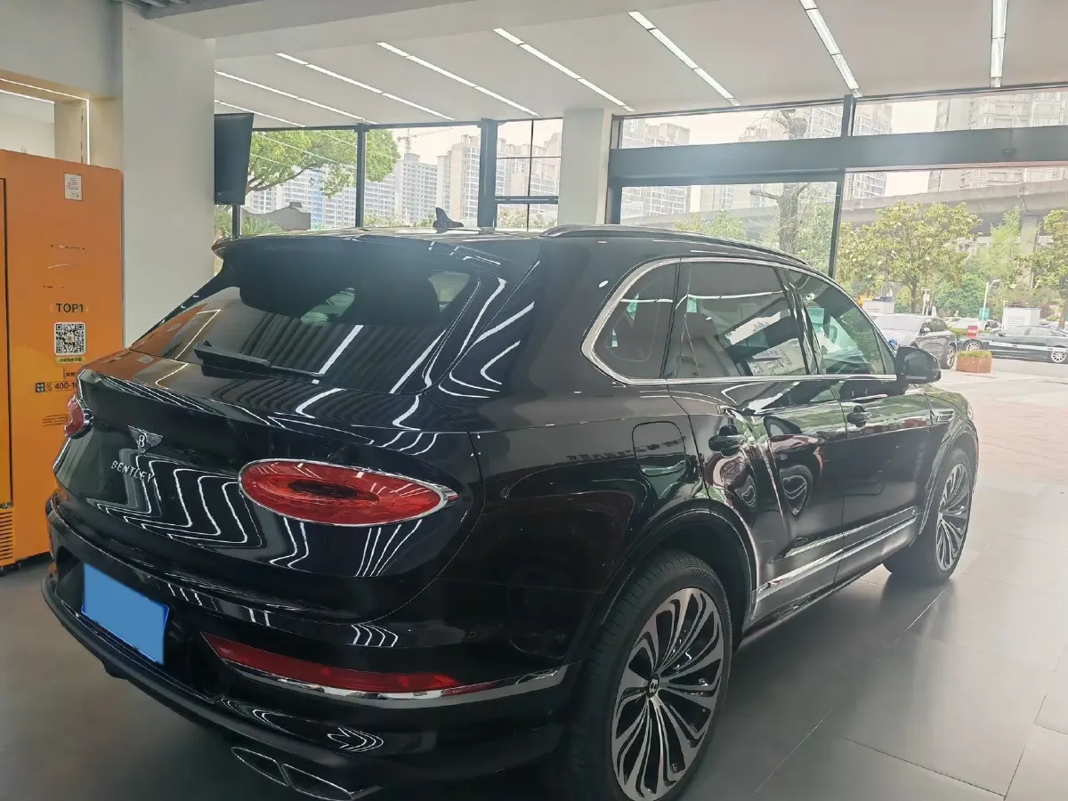 2021 Bentley Bentayga 4.0T 550HP V8 8AT,autocango,china used car exporter,china ev exporter,chinese used car exporter,chinese used ev exporter