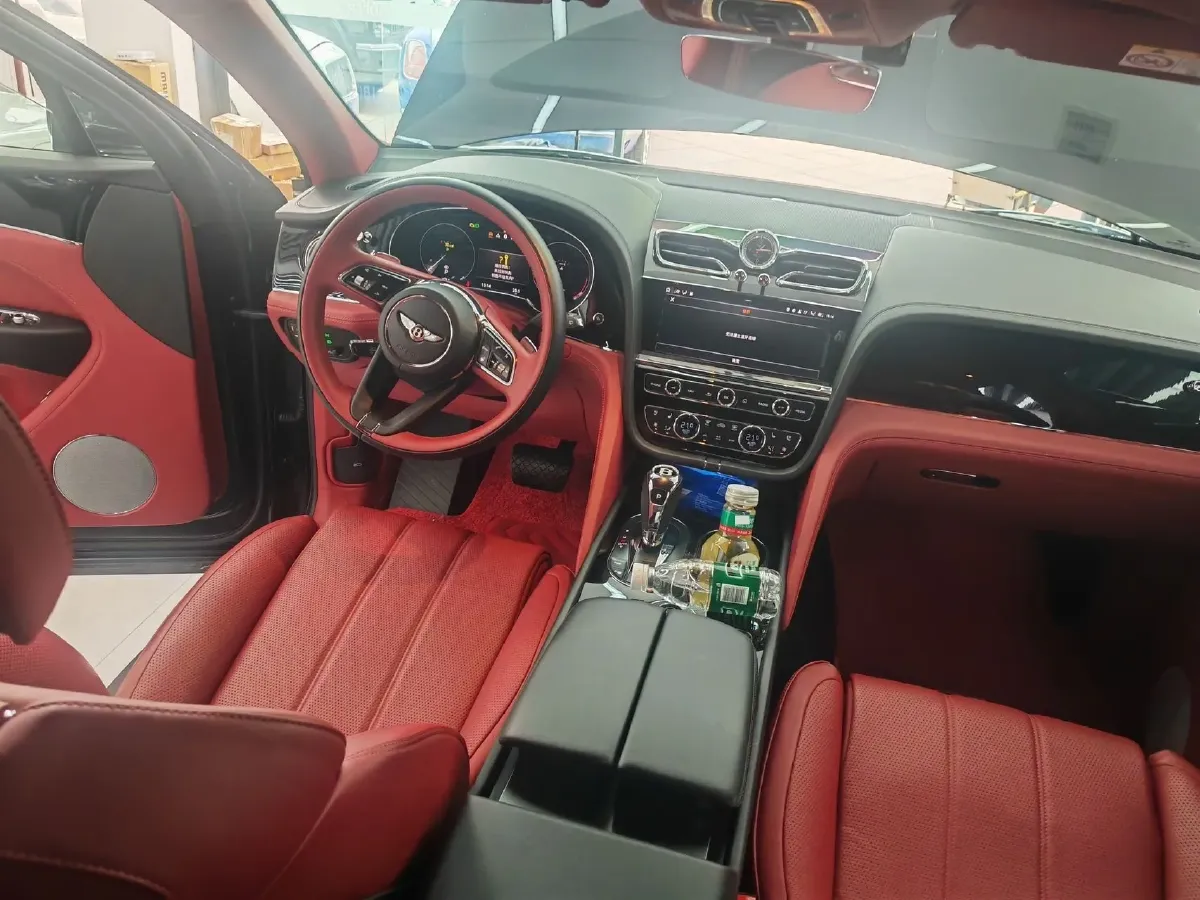 2021 Bentley Bentayga 4.0T 550HP V8 8AT,autocango,china used car exporter,china ev exporter,chinese used car exporter,chinese used ev exporter
