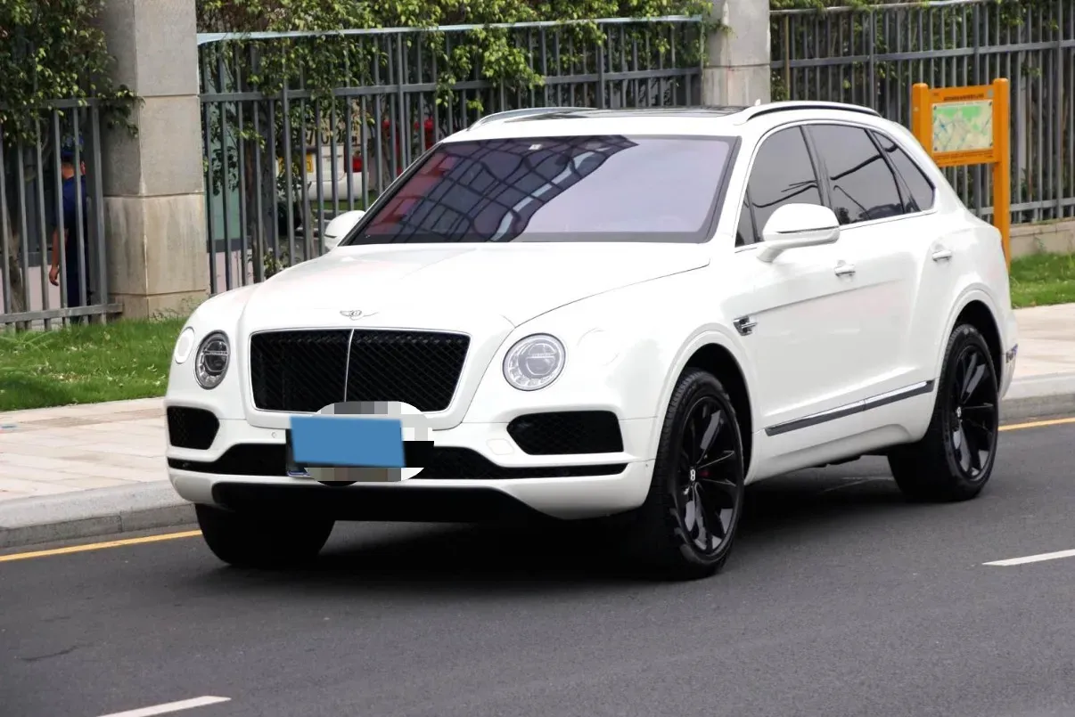 2018 Bentley Bentayga 4.0T 550HP V8 8AT,autocango,china used car exporter,china ev exporter,chinese used car exporter,chinese used ev exporter