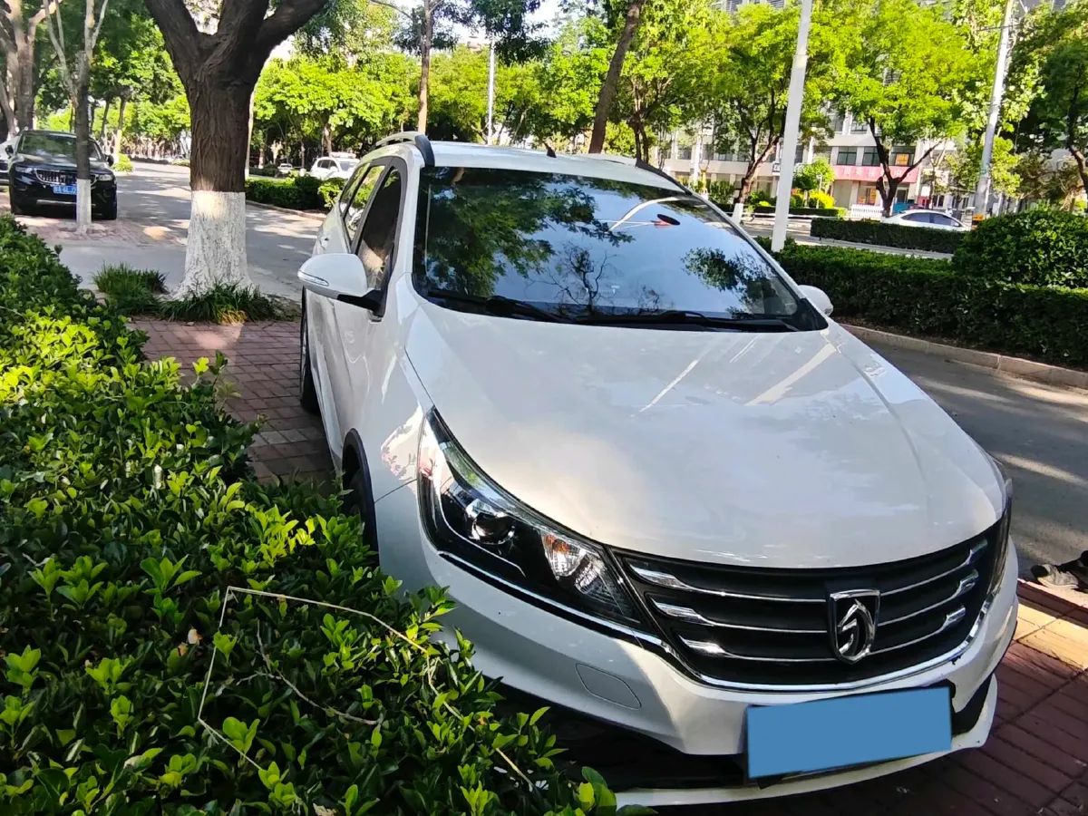 2017 BaoJun 310W 1.5L 112HP L4 6MT,autocango,china used car exporter,china ev exporter,chinese used car exporter,chinese used ev exporter