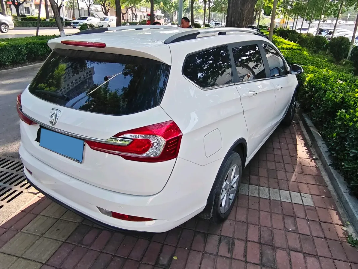 2017 BaoJun 310W 1.5L 112HP L4 6MT,autocango,china used car exporter,china ev exporter,chinese used car exporter,chinese used ev exporter