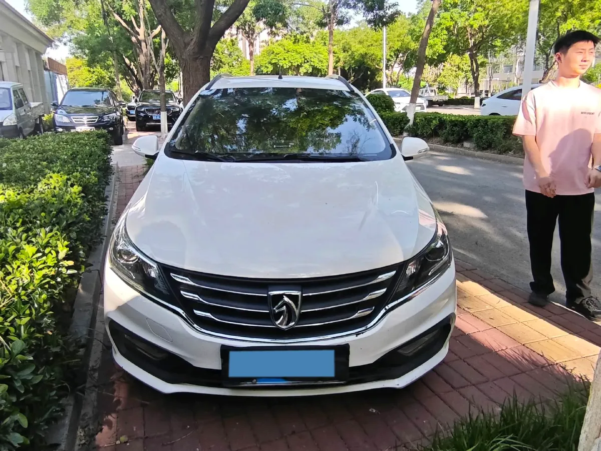 2017 BaoJun 310W 1.5L 112HP L4 6MT,autocango,china used car exporter,china ev exporter,chinese used car exporter,chinese used ev exporter