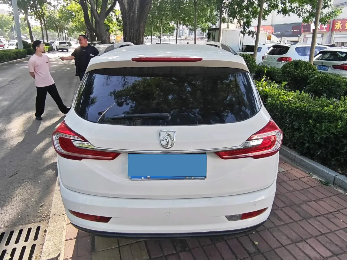 2017 BaoJun 310W 1.5L 112HP L4 6MT,autocango,china used car exporter,china ev exporter,chinese used car exporter,chinese used ev exporter