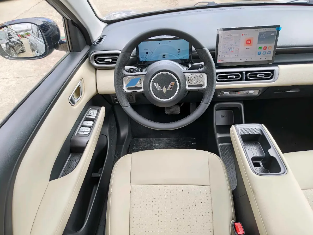 2024 WuLing BinGuoPLUS BEV 50.6KWH,autocango,china used car exporter,china ev exporter,chinese used car exporter,chinese used ev exporter