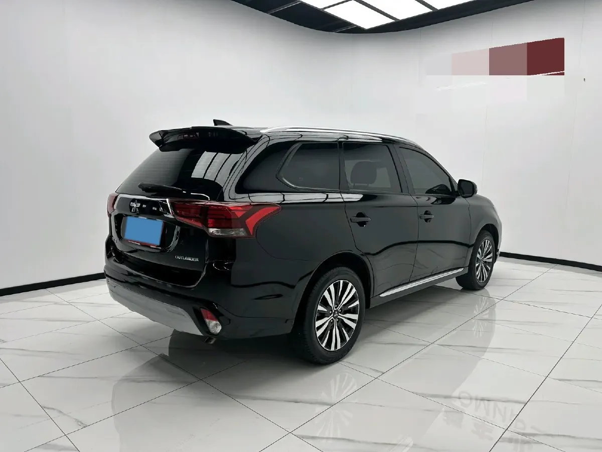 2021 Mitsubishi Outlander 2.0L 166HP L4 CVT,autocango,china used car exporter,china ev exporter,chinese used car exporter,chinese used ev exporter